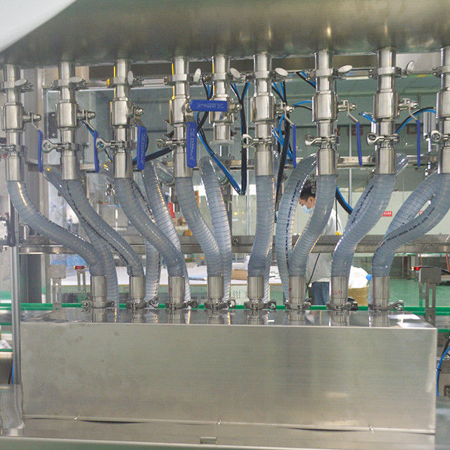 Presión de aire 0,6-0,8Mpa Máquina de llenado y etiquetado de aceite de cocina con 3 cabezas de tapón