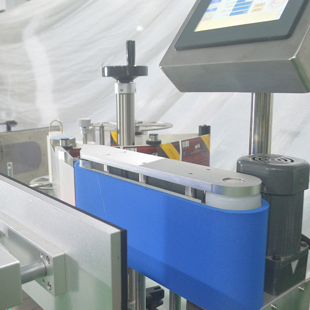 Presión de aire 0,6-0,8Mpa Máquina de llenado y etiquetado de aceite de cocina con 3 cabezas de tapón