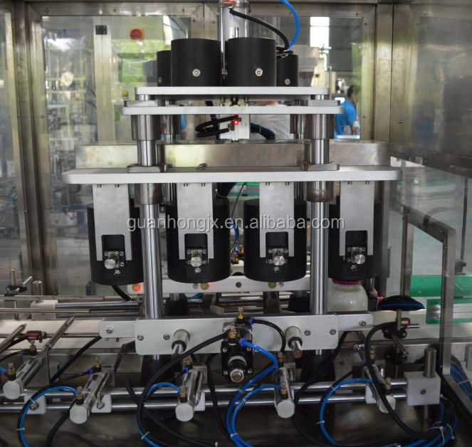 Máquina de tapón lineal totalmente automática para botellas con rosca metálica fácil de hacer y mantener