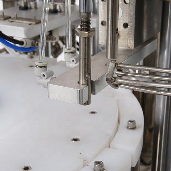 Línea de la máquina de llenado y tapado de jeringa multifuncional con componentes del núcleo motor