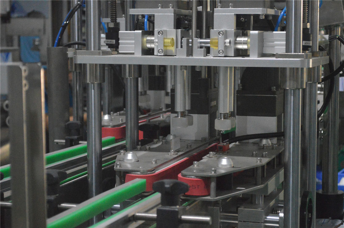 precisión Máquina automática de tapón de tornillo rotativo para tiendas de alimentos y bebidas en alta demanda