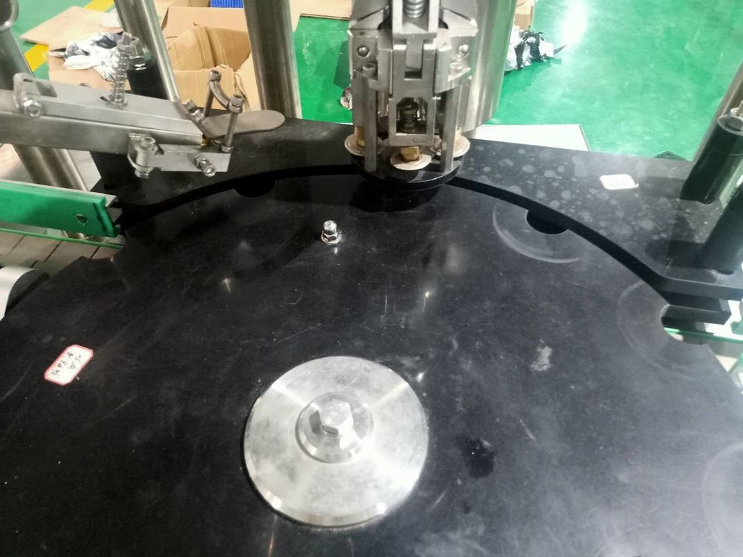 Máquina de tapado totalmente automática para botellas de 35-100 mm y 100-130 mm de diámetro