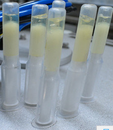 Presión de aire 0,6-0,8Mpa Máquina de llenado de 1 ml para línea de producción de llenado automático