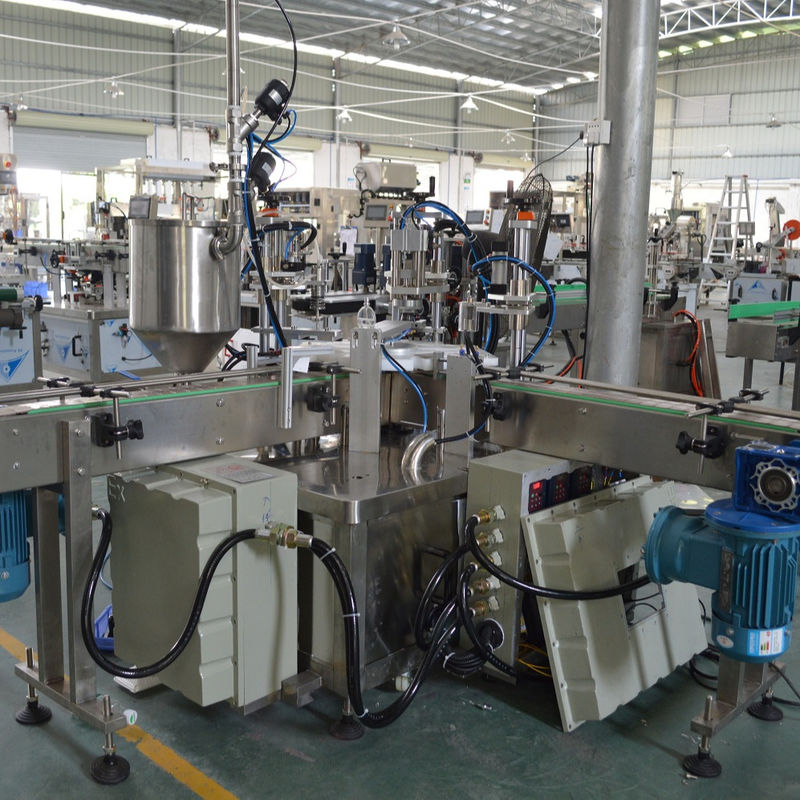 Máquina eléctrica de llenado de botellas de perfumes, tapa y etiquetado para producción automática