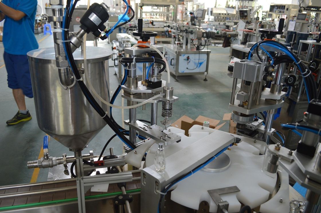 Línea de producción de la máquina de llenado de perfumes de desodorante automático avanzado para botellas de 20 ml