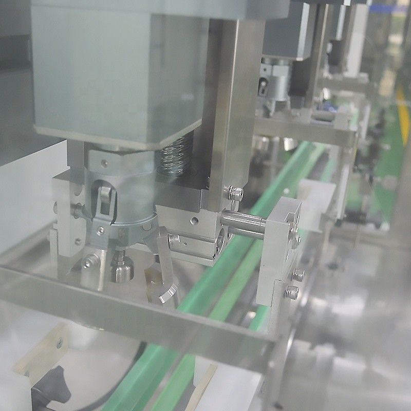 Máquina de tapado automático de 3 cabezas de alto rendimiento para botellas de plástico de capacidad 4000BPH