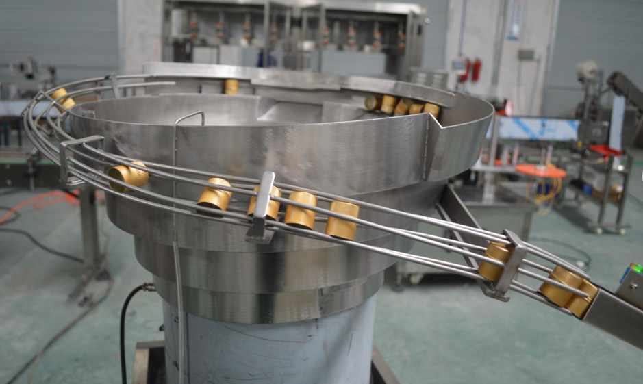 Máquina avanzada de clasificación automática de tapas de botellas de plástico para empacar la tapa de la botella