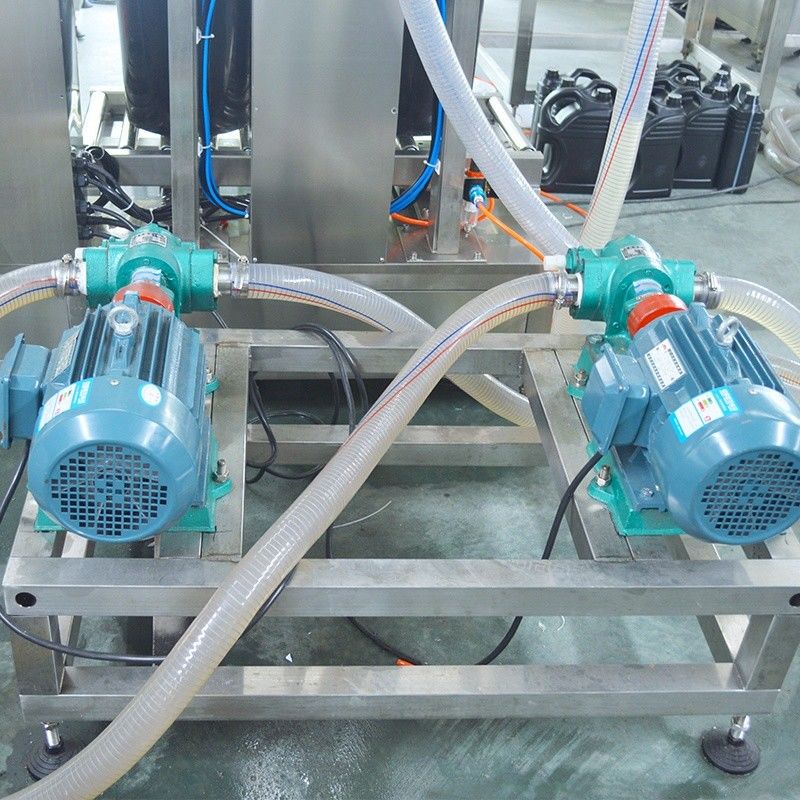 2 cabezas Máquina de llenado semiautomática de pesaje para líquido/aceite/lubricante/químico 5-50L