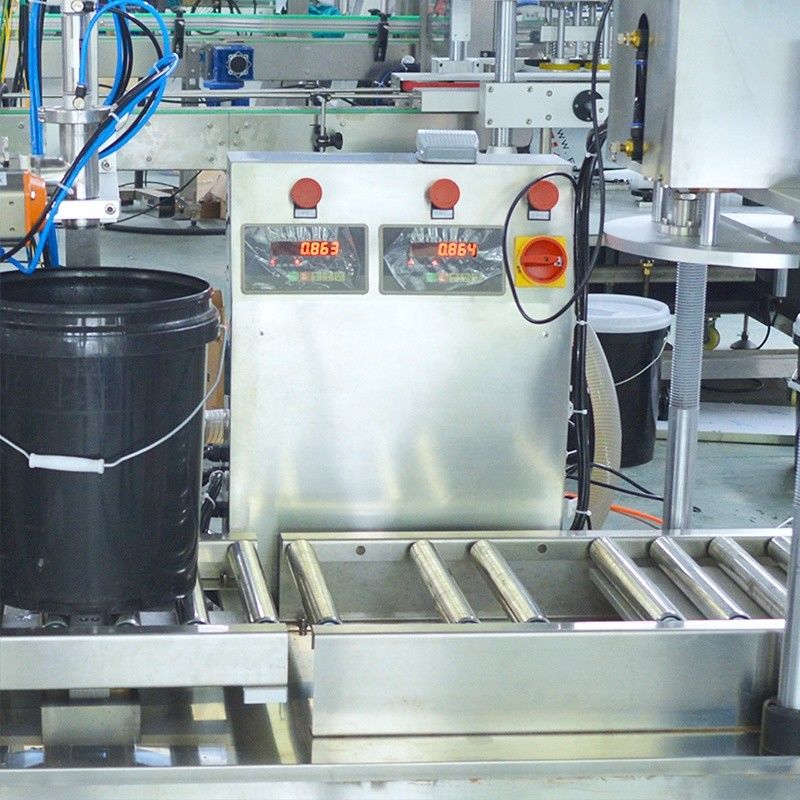 2 cabezas Máquina de llenado semiautomática de pesaje para líquido/aceite/lubricante/químico 5-50L