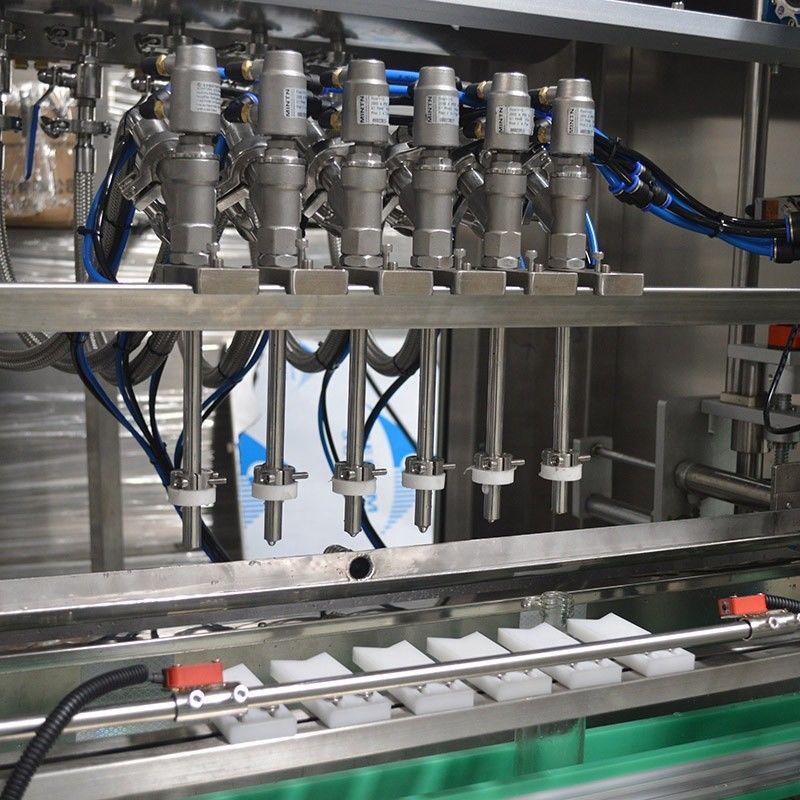 Voltado AC220V 50/60HZ Línea de la máquina de llenado de vino para la mini máquina de embotellado de aceite de oliva